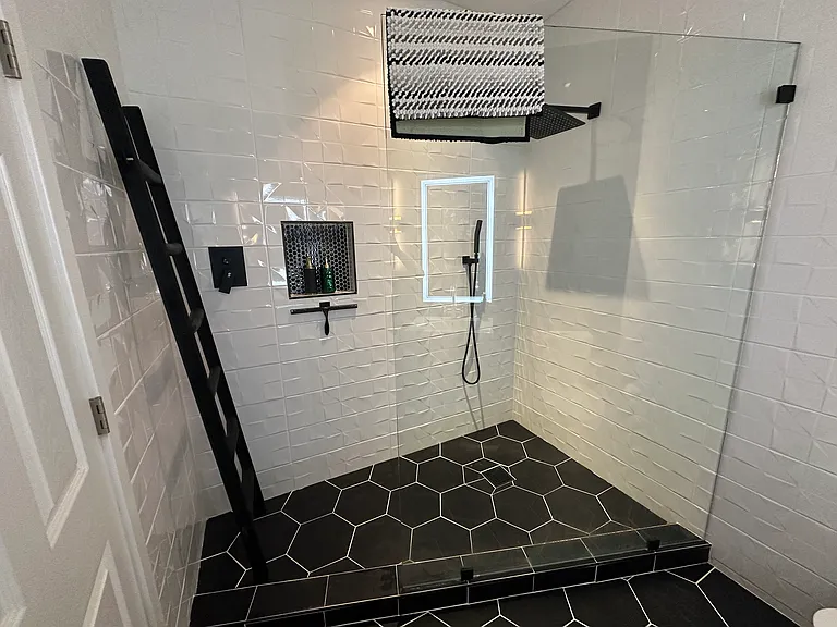 Middle floor shower- Rainhead Shower head