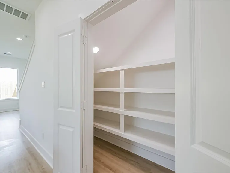 5630 Balbo St — Photo 20