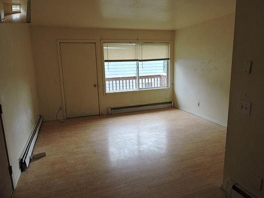 2nd image of 609 Irwin St APT 1