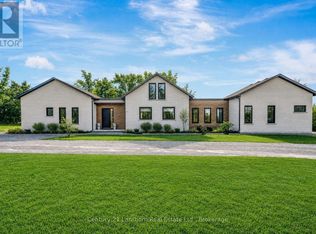 19485 Loyalist Pkwy, Prince Edward County, ON K0K2T0