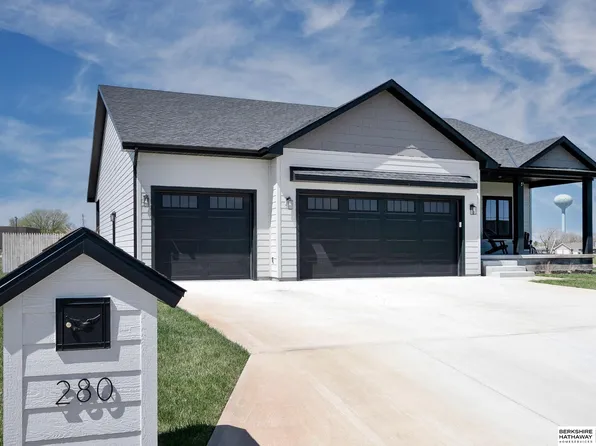 280 N 19th St, Geneva, NE 68361