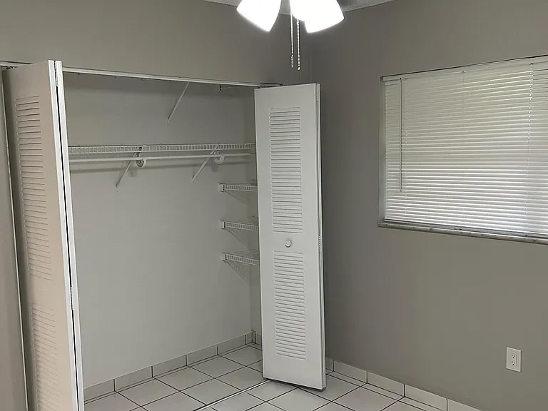 910 SW 105th Ave #100 — Photo 9