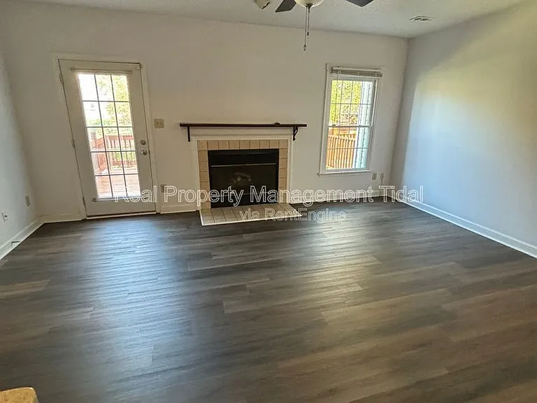 610 Guy Ln — Photo 6