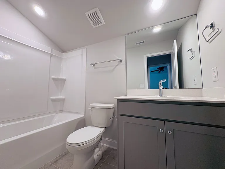 1038 Mapletree Ln — Photo 19