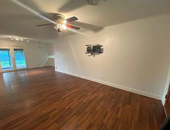 4th image of 207 N 32nd St