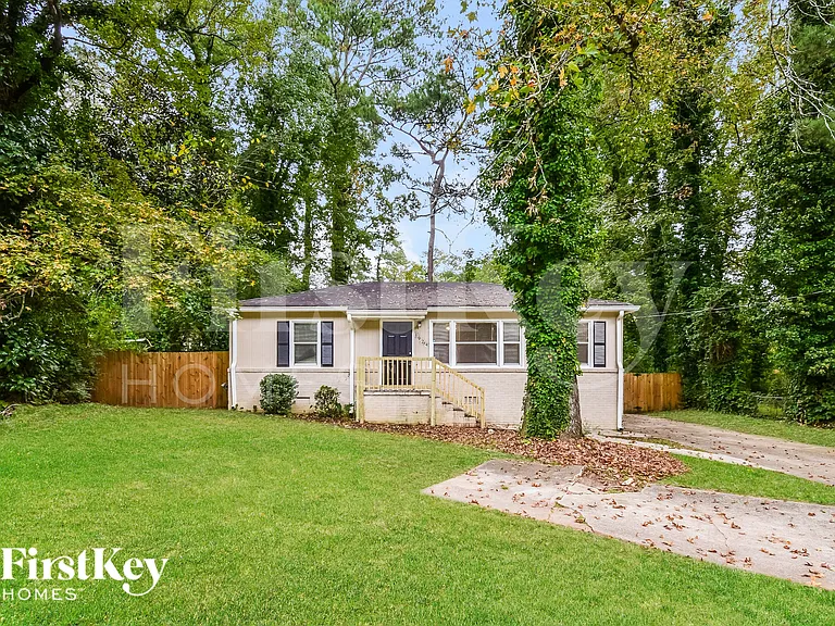 1924 Oak Valley Rd — Photo 1