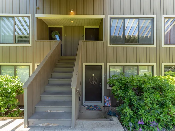 16 Pine Orchard Road #28, Branford, CT 06405