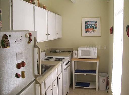 2nd image of 925 Club Cir