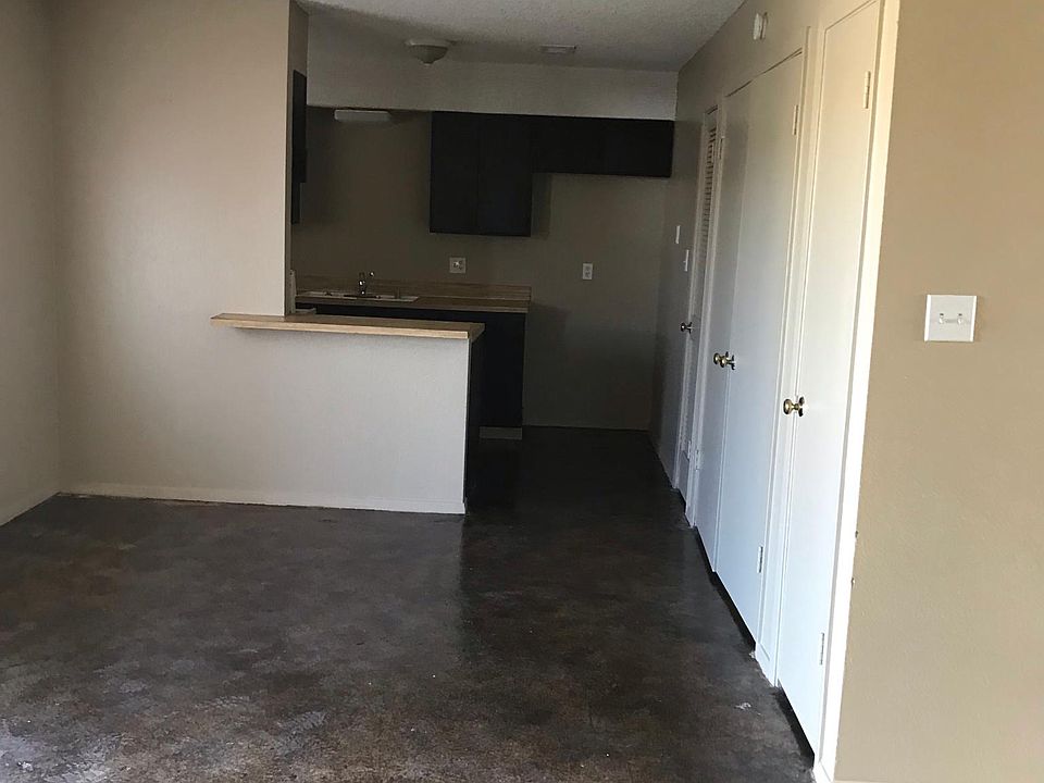 1st image of 4418 Thomason Dr APT B