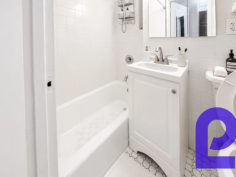 309 W 43rd St #2D — Photo 3
