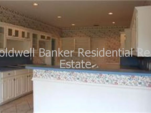 4th image of 530 Gingerbread Ln