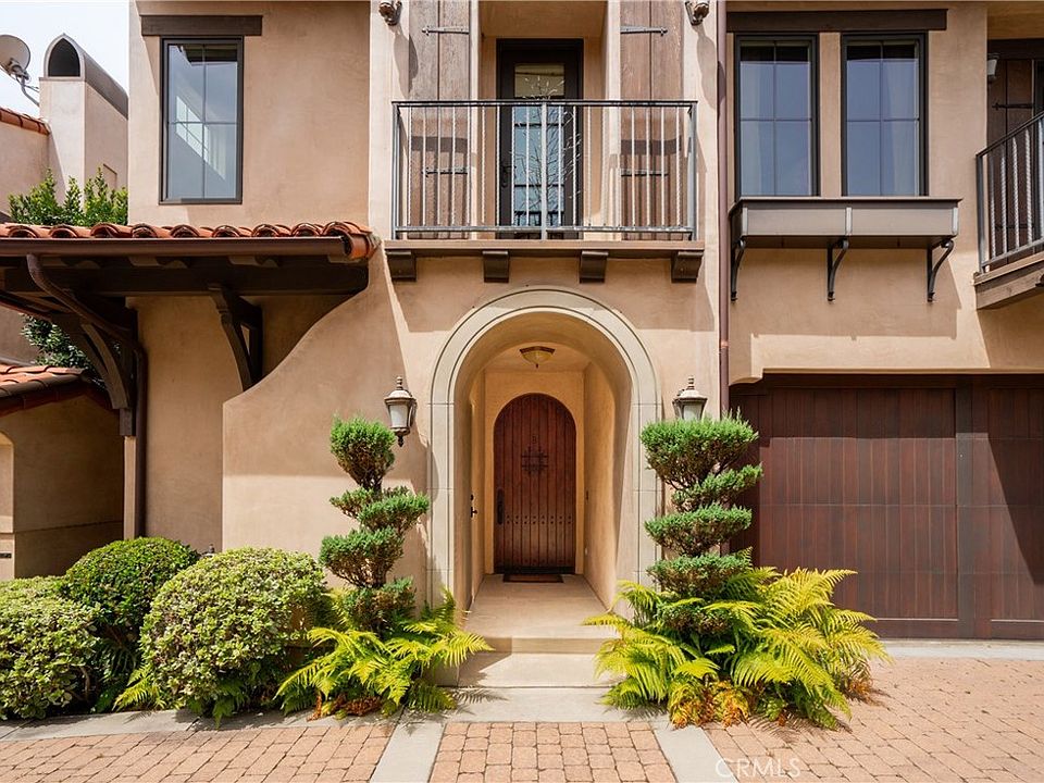 1st image of 646 W Sierra Madre Blvd Unit B