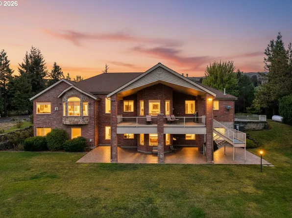 13767 N Bank Rd, Roseburg, OR 97470