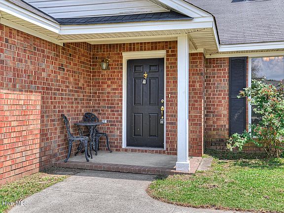 2nd image of 129 Summerfield Circle