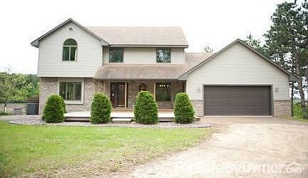 House
						:
						2 story walk-out with 2 car garage and 2 car tuckunder garage.