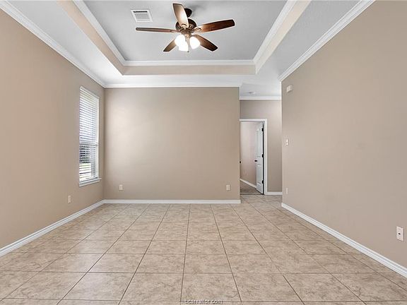 5th image of 3814 Blackhawk Ln