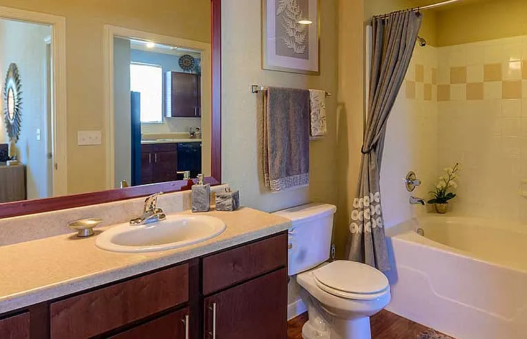 Parkway Grande Bath, San Marcos, Texas