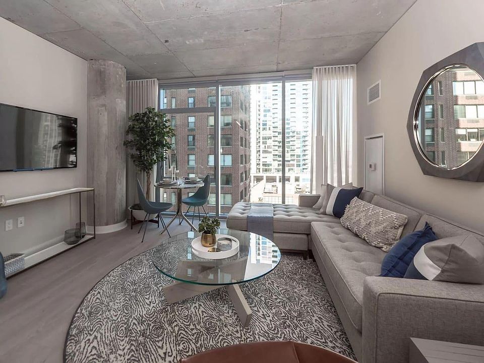 215 W Illinois St #913, Chicago, IL 60654 | Zillow