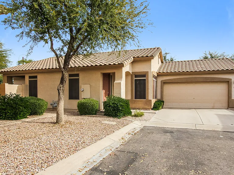 1990 E Browning Pl — Photo 1