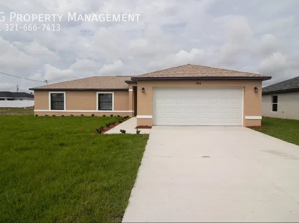 704 NE 2nd Pl, Cape Coral, FL 33909