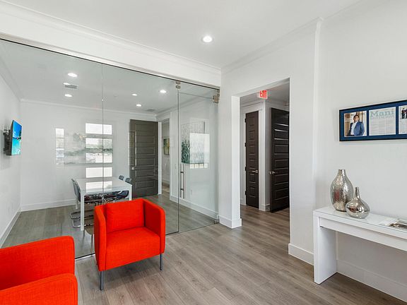 2nd image of 2681 Macarthur Blvd Suite 202