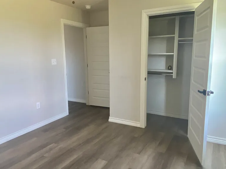 210 Meadowlark Ln — Photo 17