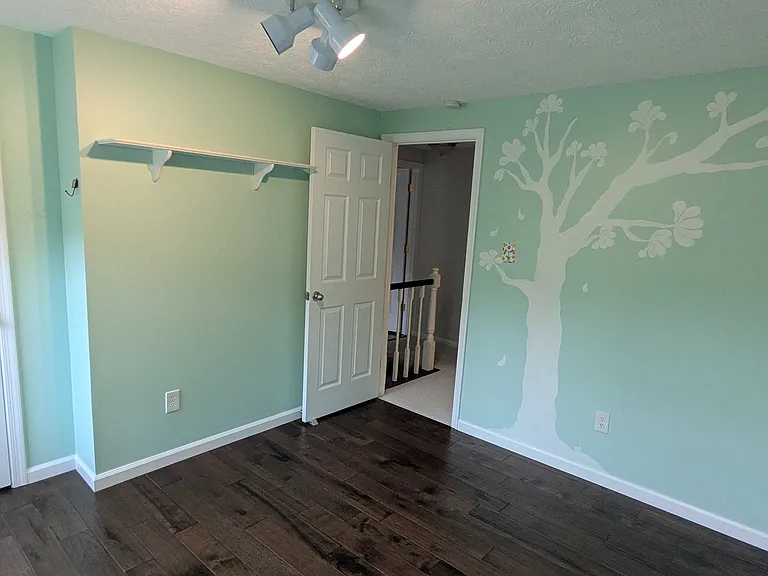 Streamvale Cir — Photo 47