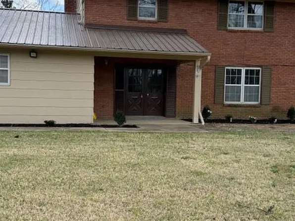 425 W Chulahoma Ave, Holly Springs, MS 38635