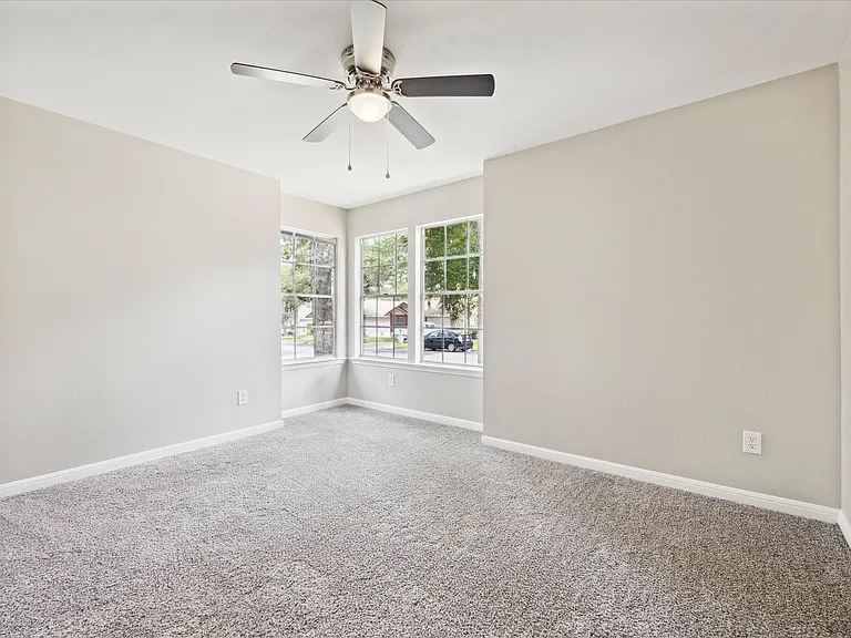 12804 Humphrey Dr — Photo 10