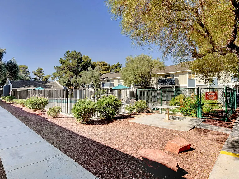 Paradise Square | Apartments For Rent in Las Vegas