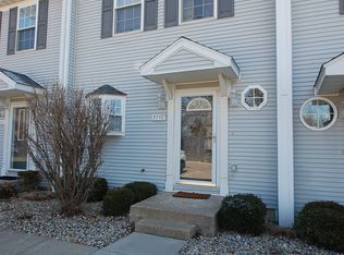 3310 W King James Rd, Peoria, IL 61615