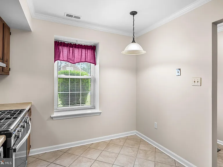 13 Hopewell Ln — Photo 11