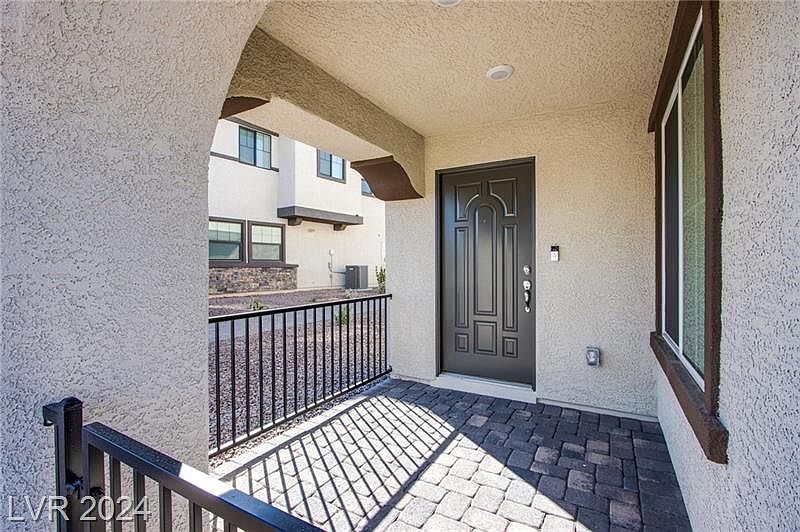 1st image of 843 Watford Pl