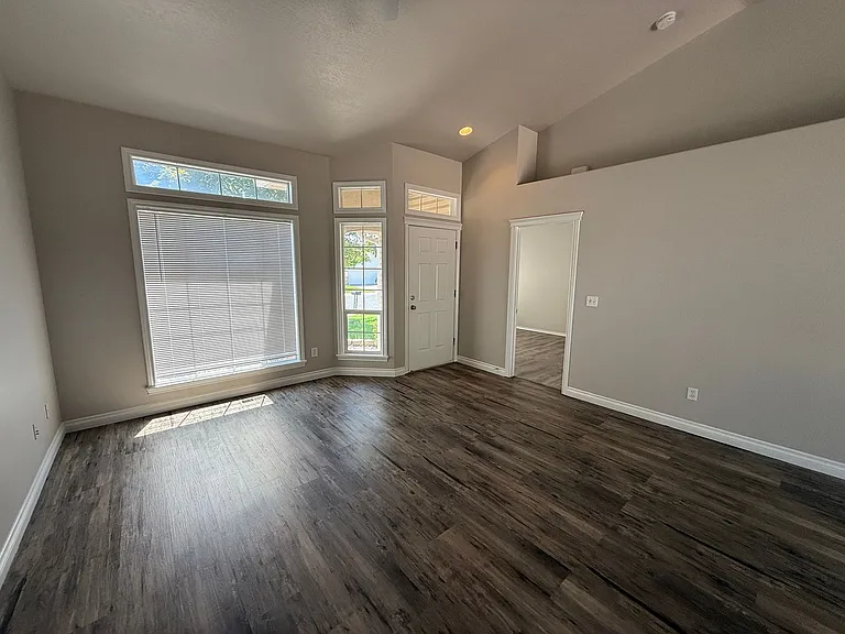 10812 Saffron Dr — Photo 9