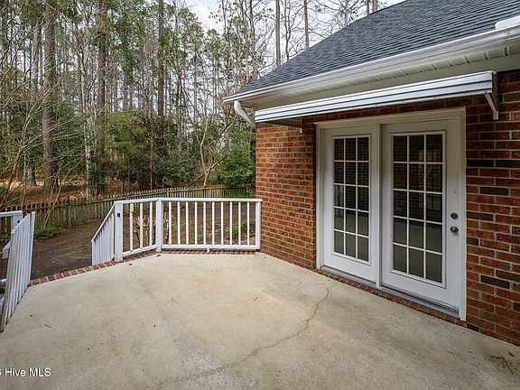 5th image of 119 Saint Andrews Circle