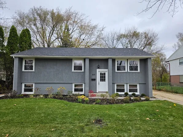 1011 Meadow Ln, Streamwood, IL 60107