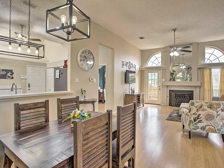 6325 Wildhaven Dr — Photo 8