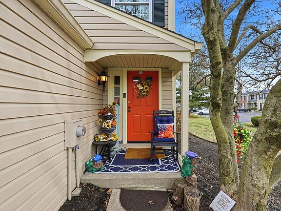 2nd image of 9570 Stateland Ct