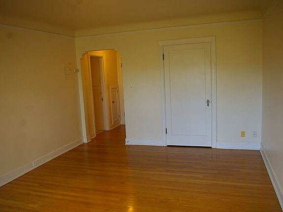 4th image of 5005 Phinney Ave N #206