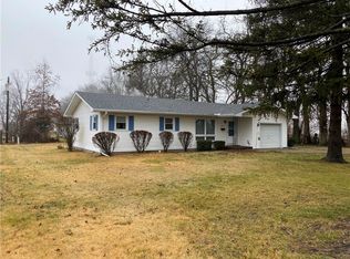 2013 Grant Ave, Charleston, IL 61920