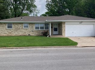 2466 S Holland Ave, Springfield, MO 65807