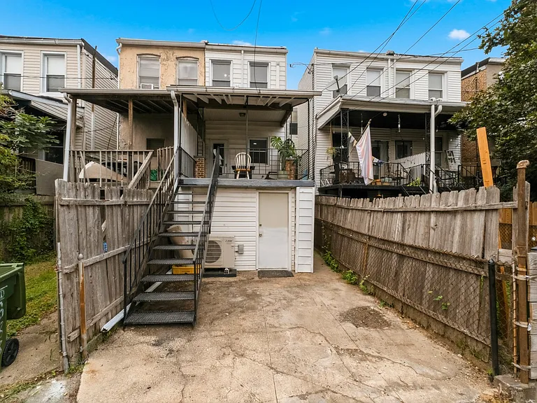 831 Wellington St — Photo 18