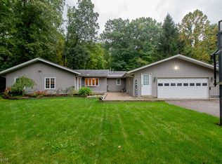 7871 Birchwood Dr, Chesterland, OH 44026