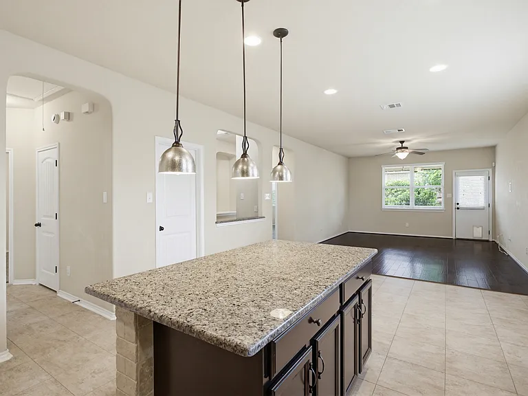 12427 Lincoln Crk — Photo 6