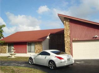 8521 NW 54th St, Lauderhill, FL 33351