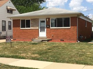 8091 Theisen St, Center Line, MI 48015