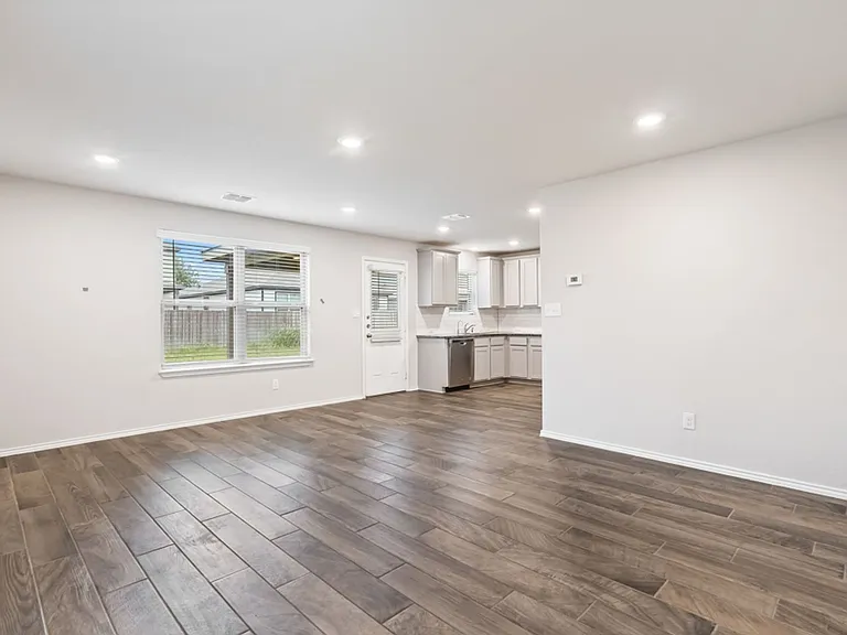 2432 Ayers Dr — Photo 12