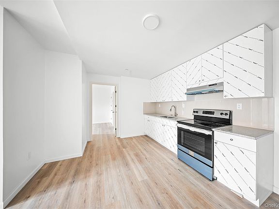 4th image of 70-40 45 Avenue #7G