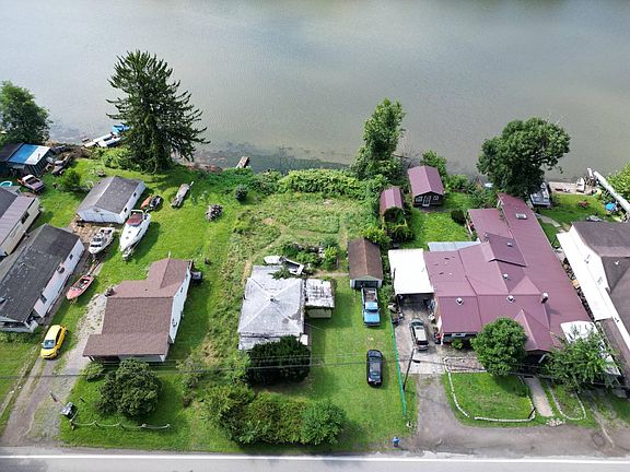 4th image of 676 Fort Martin Rd