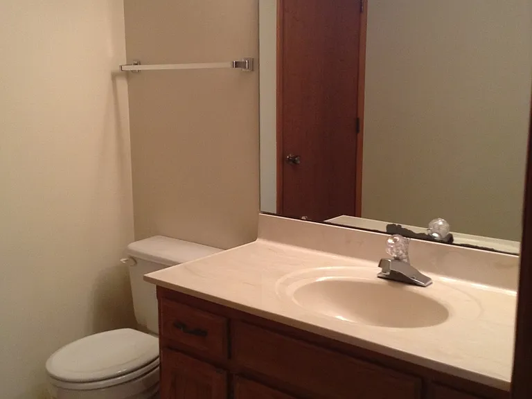 717 Ridgewood Dr — Photo 7